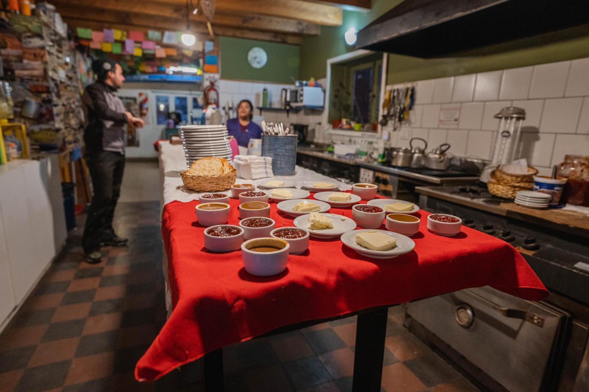 Alhue Patagonia Hostel San Martín de los Andes Екстериор снимка